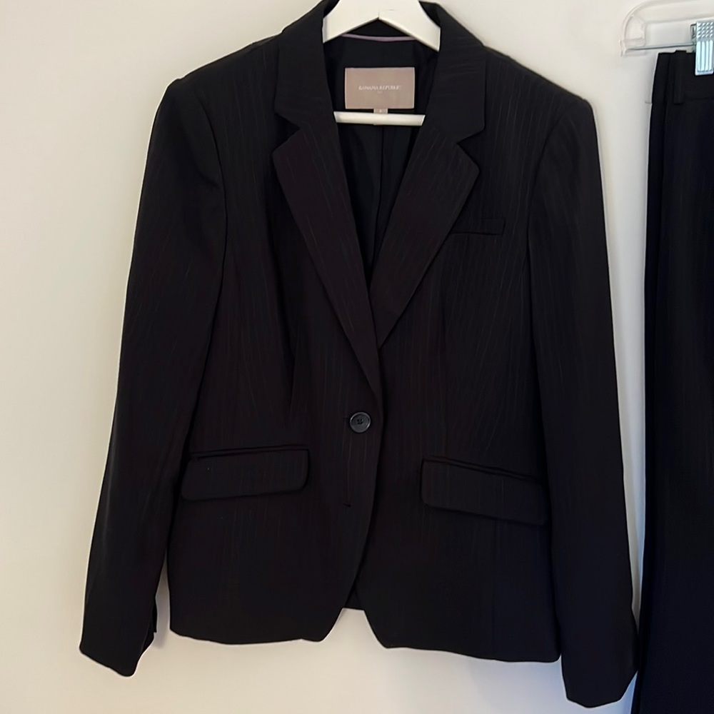 Banana Republic Factory Navy Blue Pinstripe Blazer(6) & Martin Fit Pant(4R) Suit
